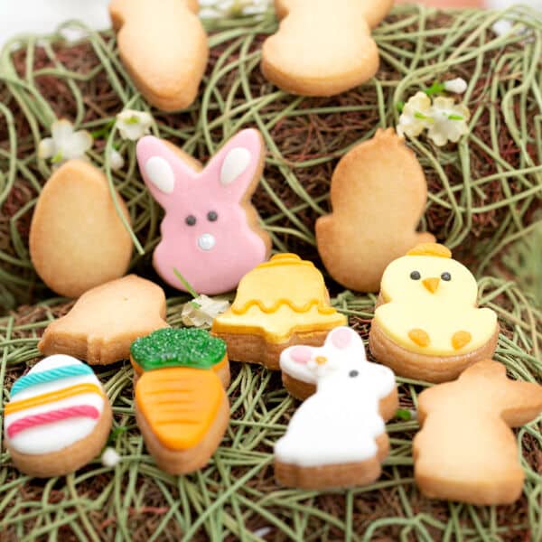 coffret 6 mini emporte pièces pâques